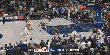 克里斯蒂谈欧文造对手进攻犯规:这体现了他的品格 他很无私