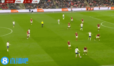 凯恩社媒晒照庆祝胜利:2战全胜,很享受和小伙子们并肩作战